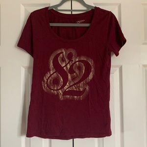 🐾 Maroon Arizona Jean Company Gold Dot 82 Tee
